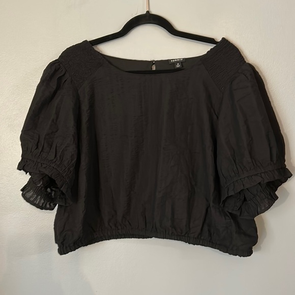 Torrid black puff sleeved crop top size 3 - Picture 2 of 5